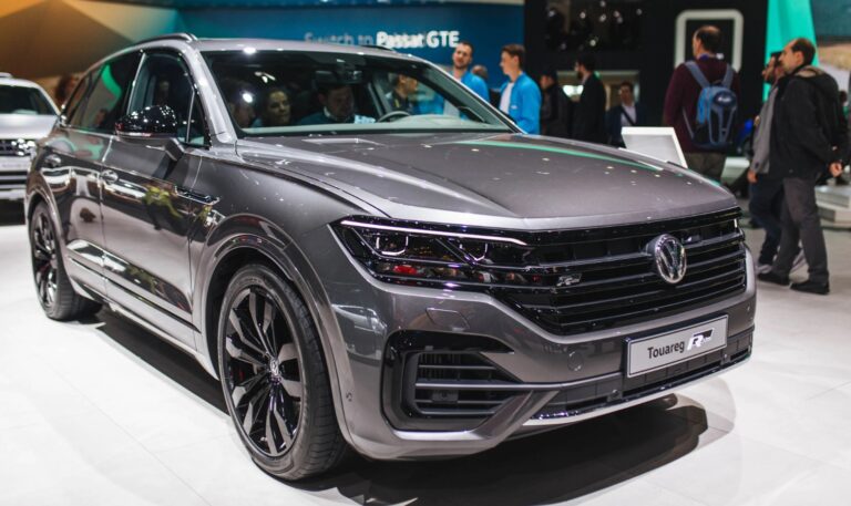 Volkswagen Touareg Price Interior Specs Inside The Hood