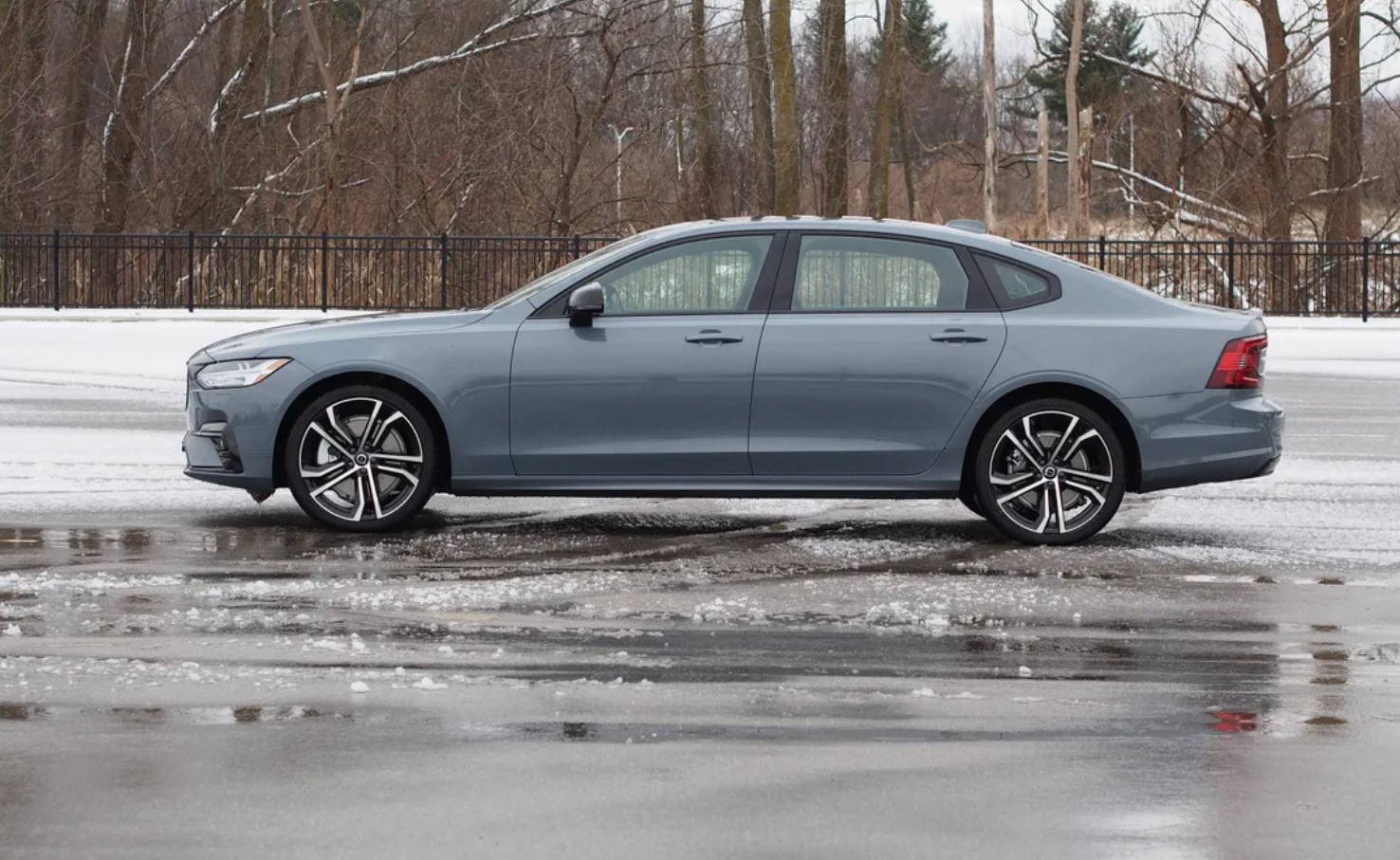 2022 Volvo S90 Images