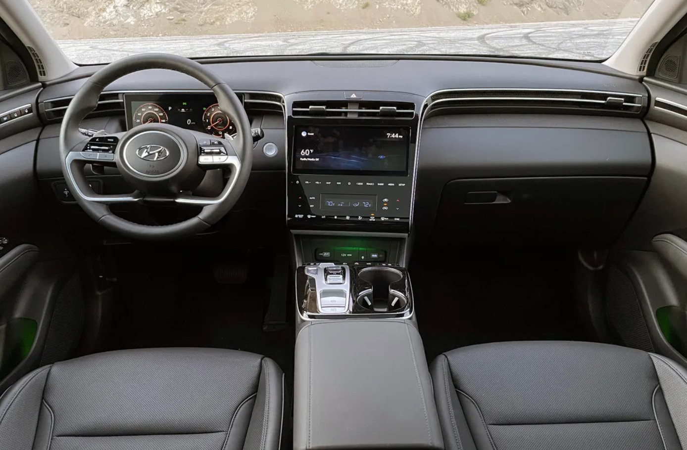 New 2023 Hyundai Tucson Hybrid Interior
