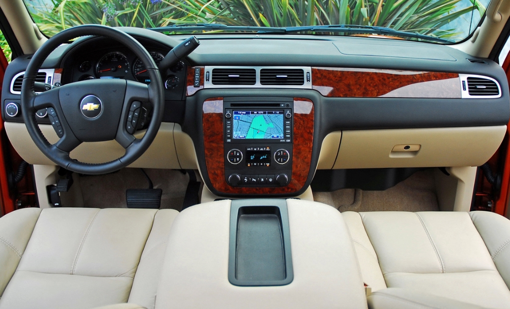 2025 Chevrolet Avalanche Interior
