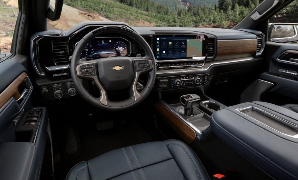 2025 Chevrolet Silverado 1500 Interior