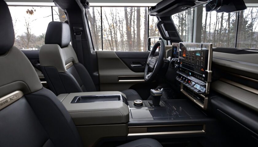 2025 GMC Hummer EV SUT Interior