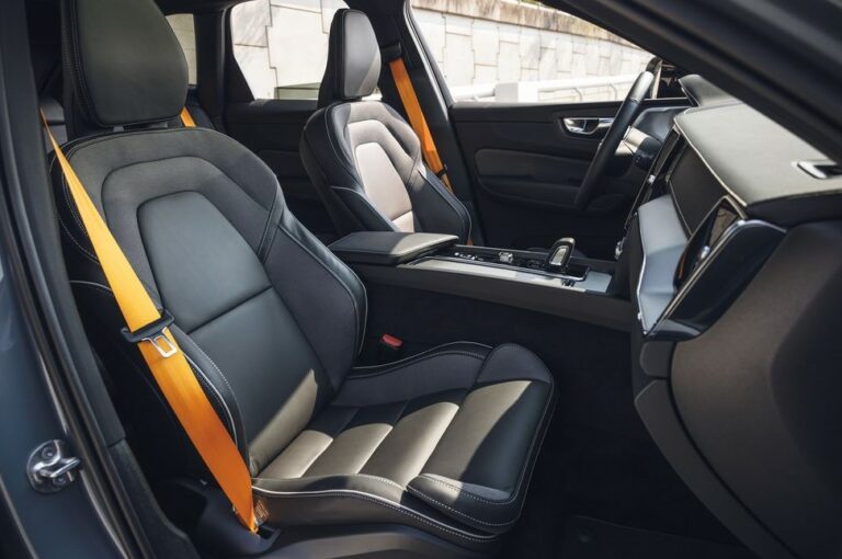  Foto zu 2026 Volvo XC60 Specs, Price, Dimensions - Inside The Hood 