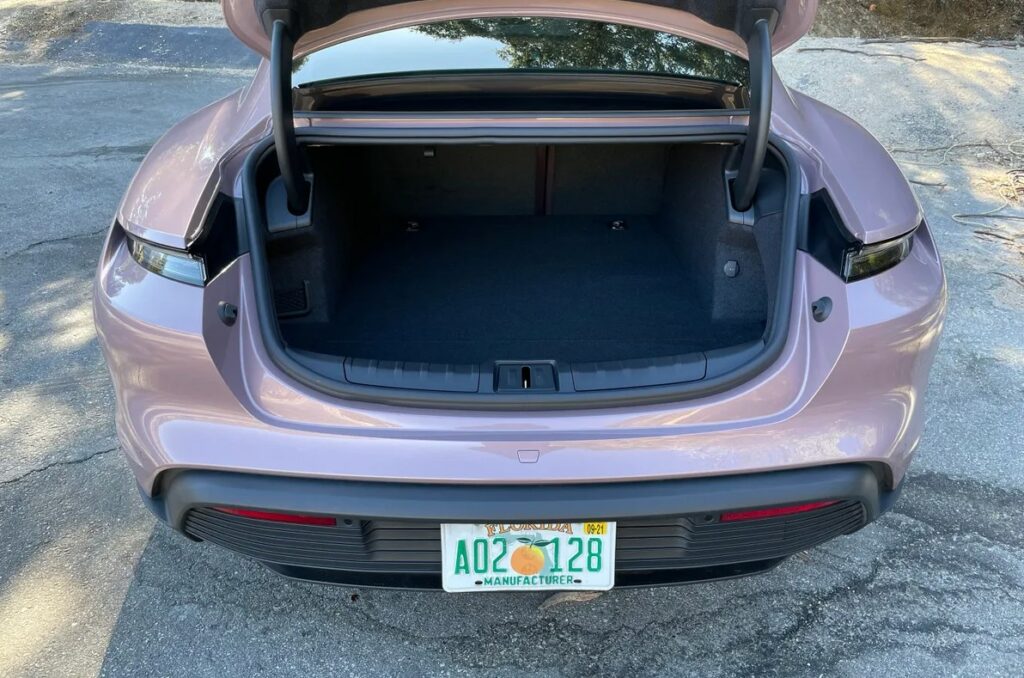  Foto zu 2026 Porsche Taycan Specs, Configurations, Review - Inside The Hood 