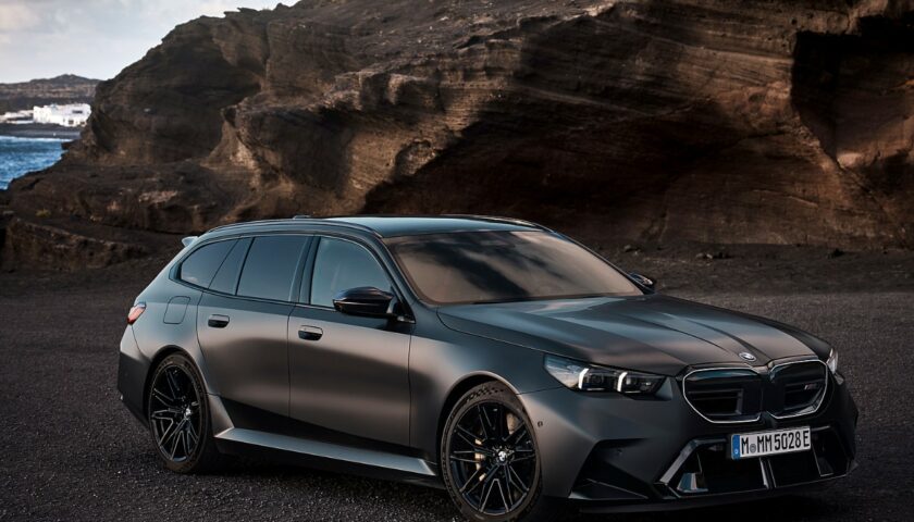 2026 BMW M5 Touring Performance