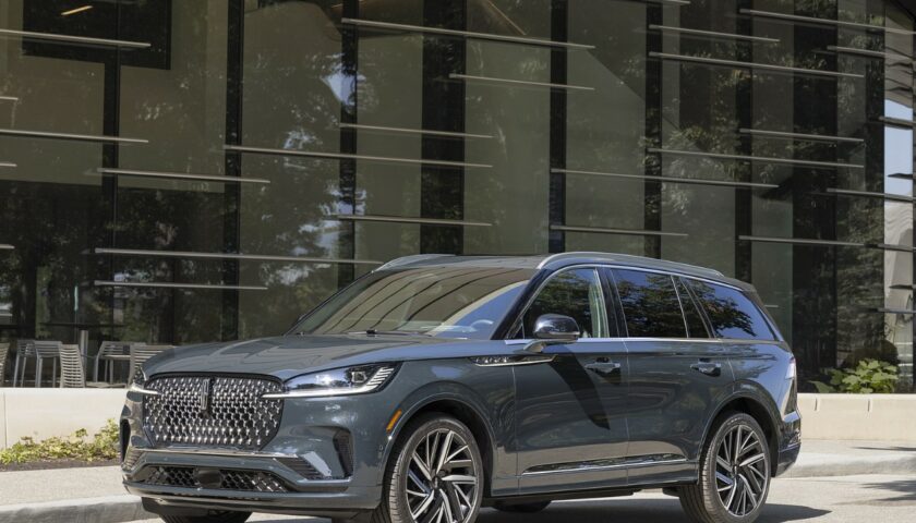 2027 Lincoln Aviator Features