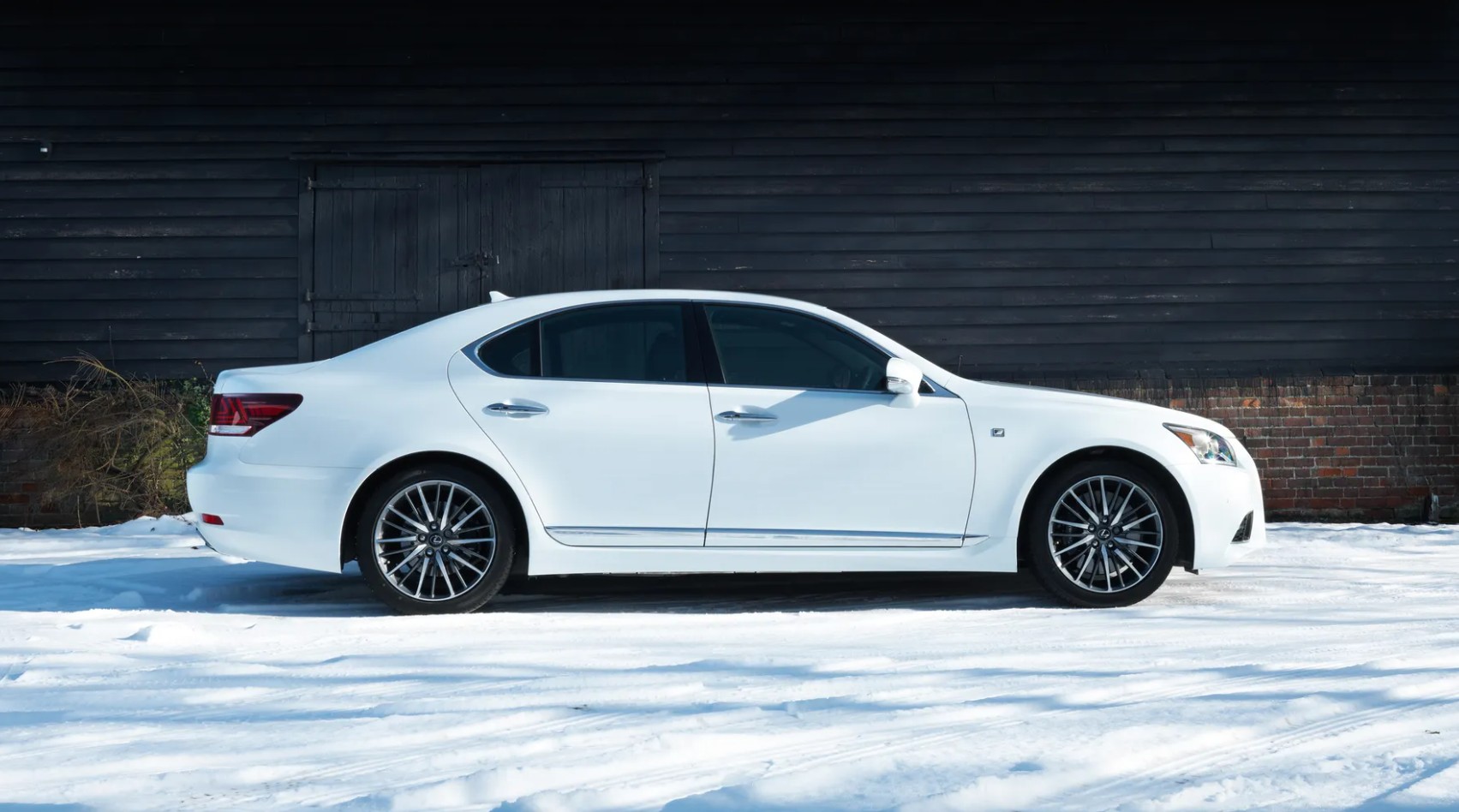 2027 Lexus LS Dimensions