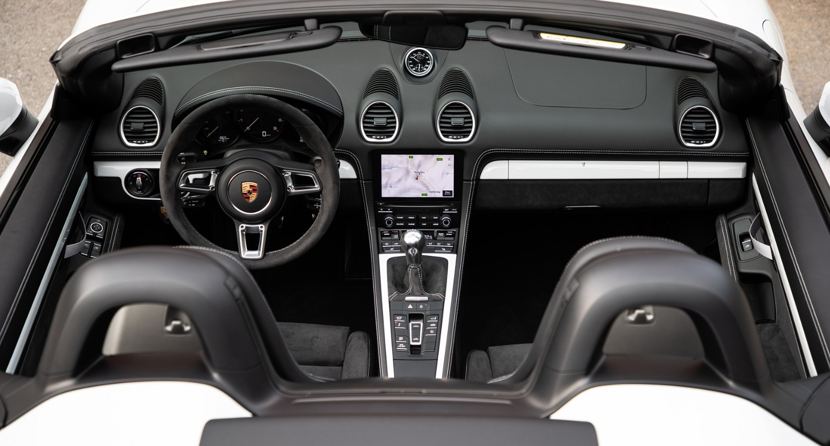2026 Porsche 718 Spyder Interior