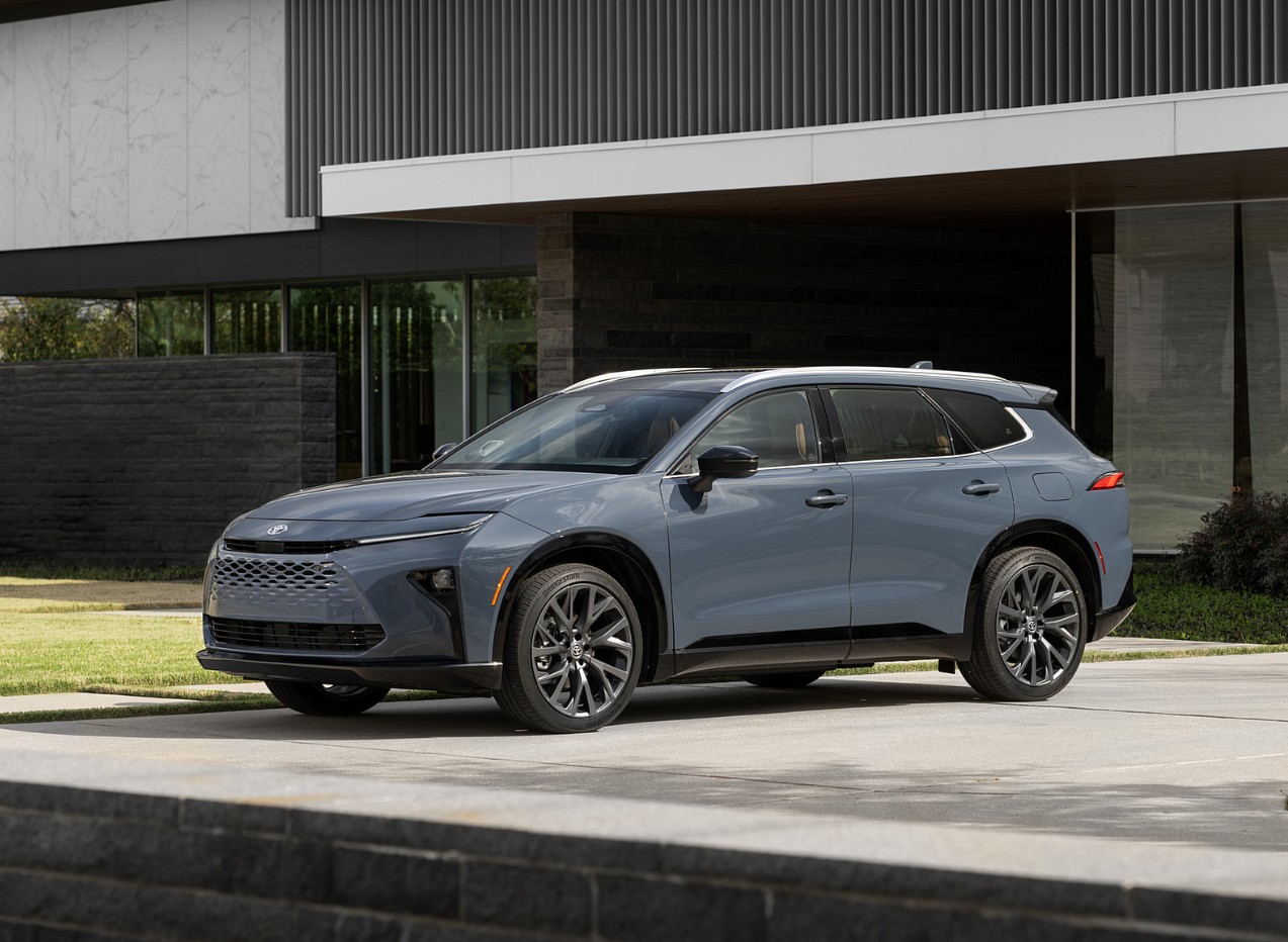 2027 Toyota Crown Signia Review