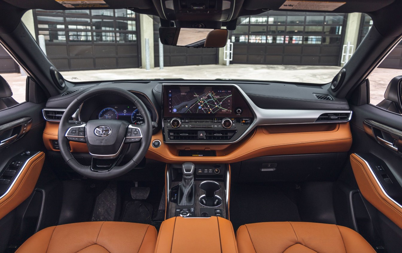 2027 Toyota Highlander Interior