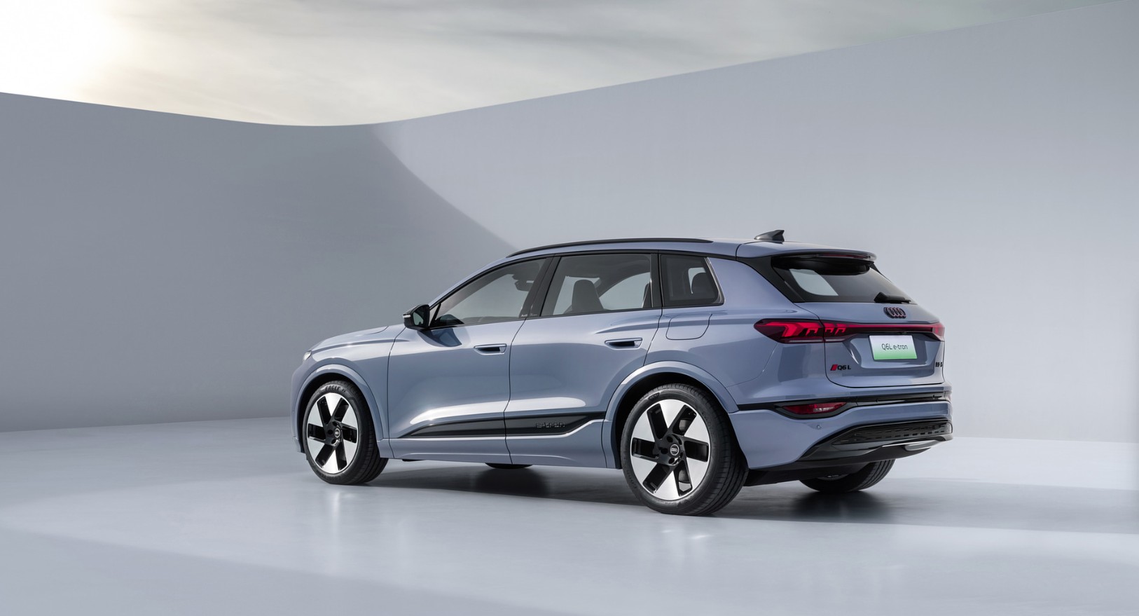 2027 Audi Q6L e-tron Features