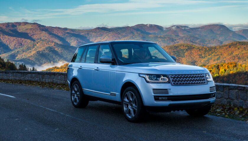 2027 Range Rover Hybrid Price