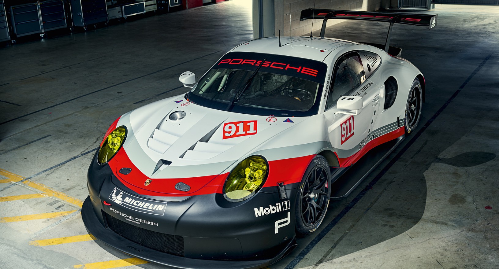2027 Porsche 911 RSR Features