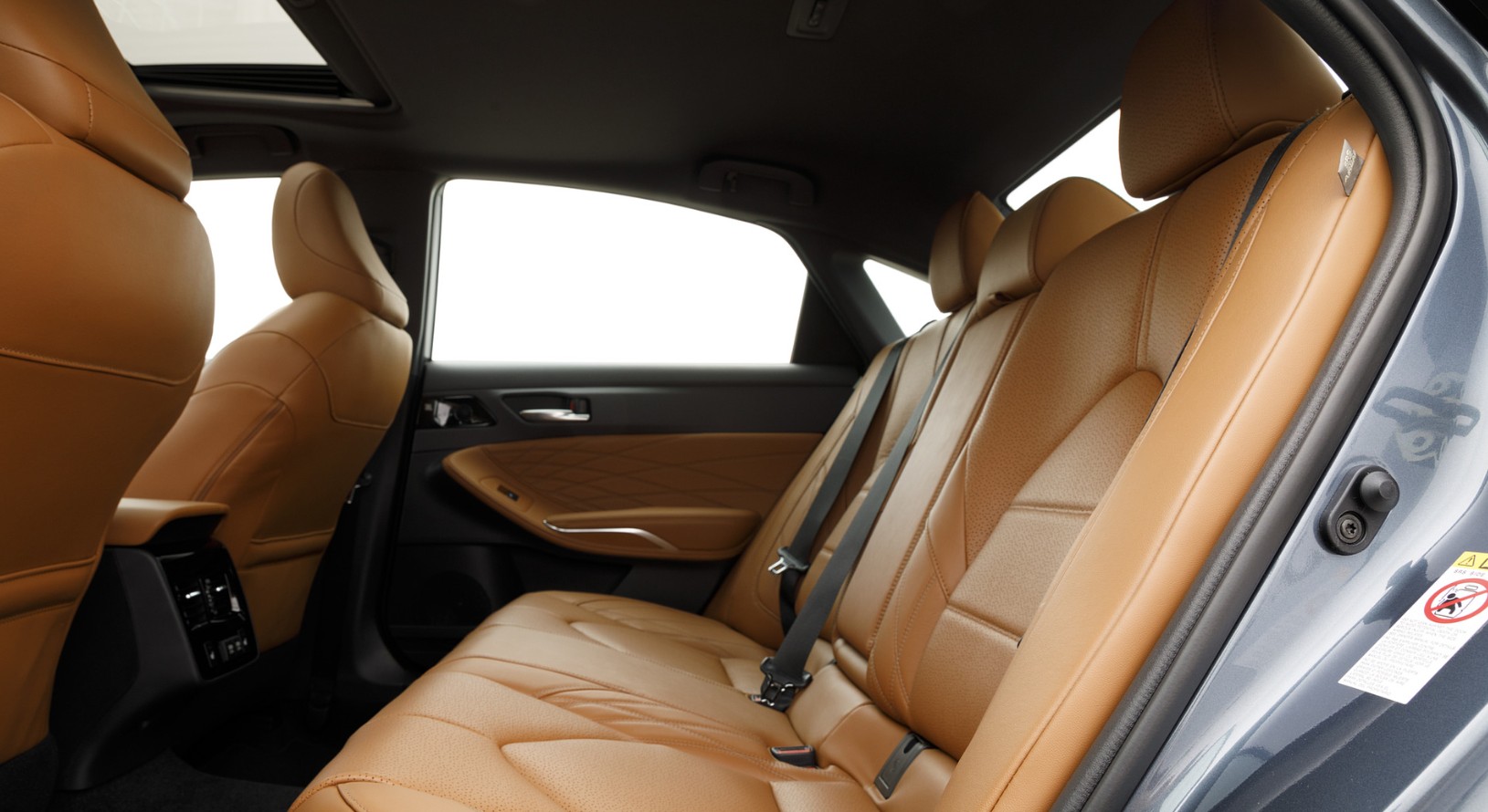 2027 Toyota Avalon Hybrid Features