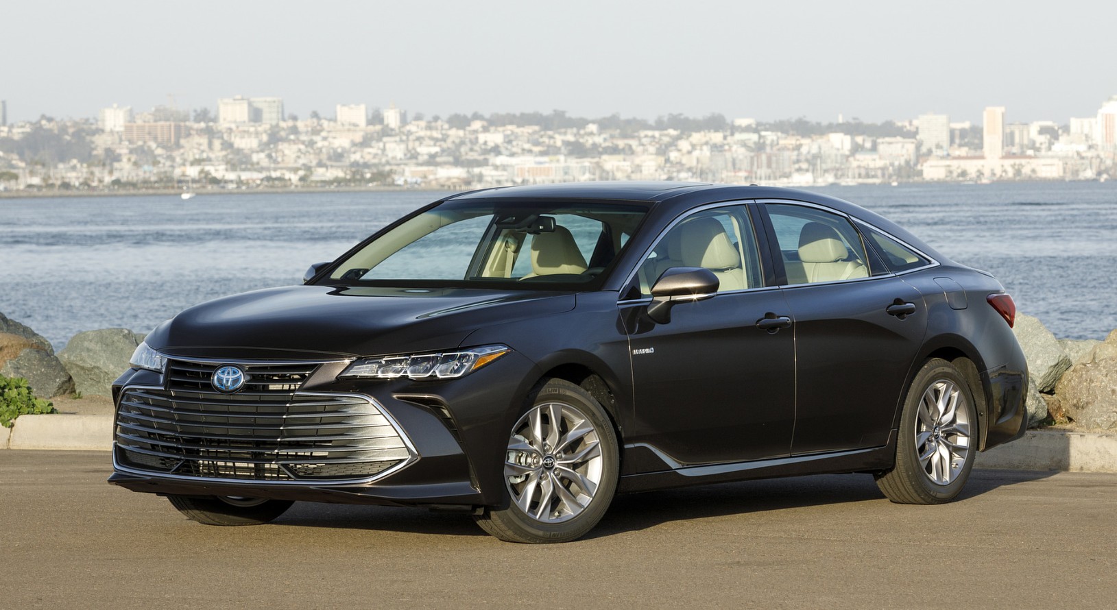 2027 Toyota Avalon Hybrid Price