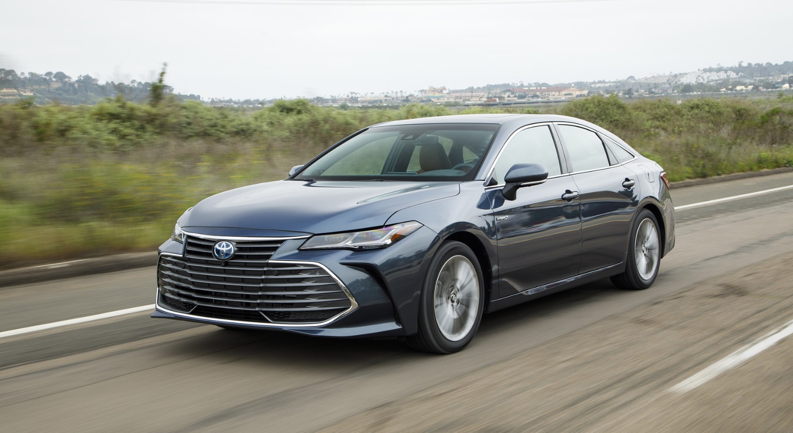 2027 Toyota Avalon Hybrid Redesign