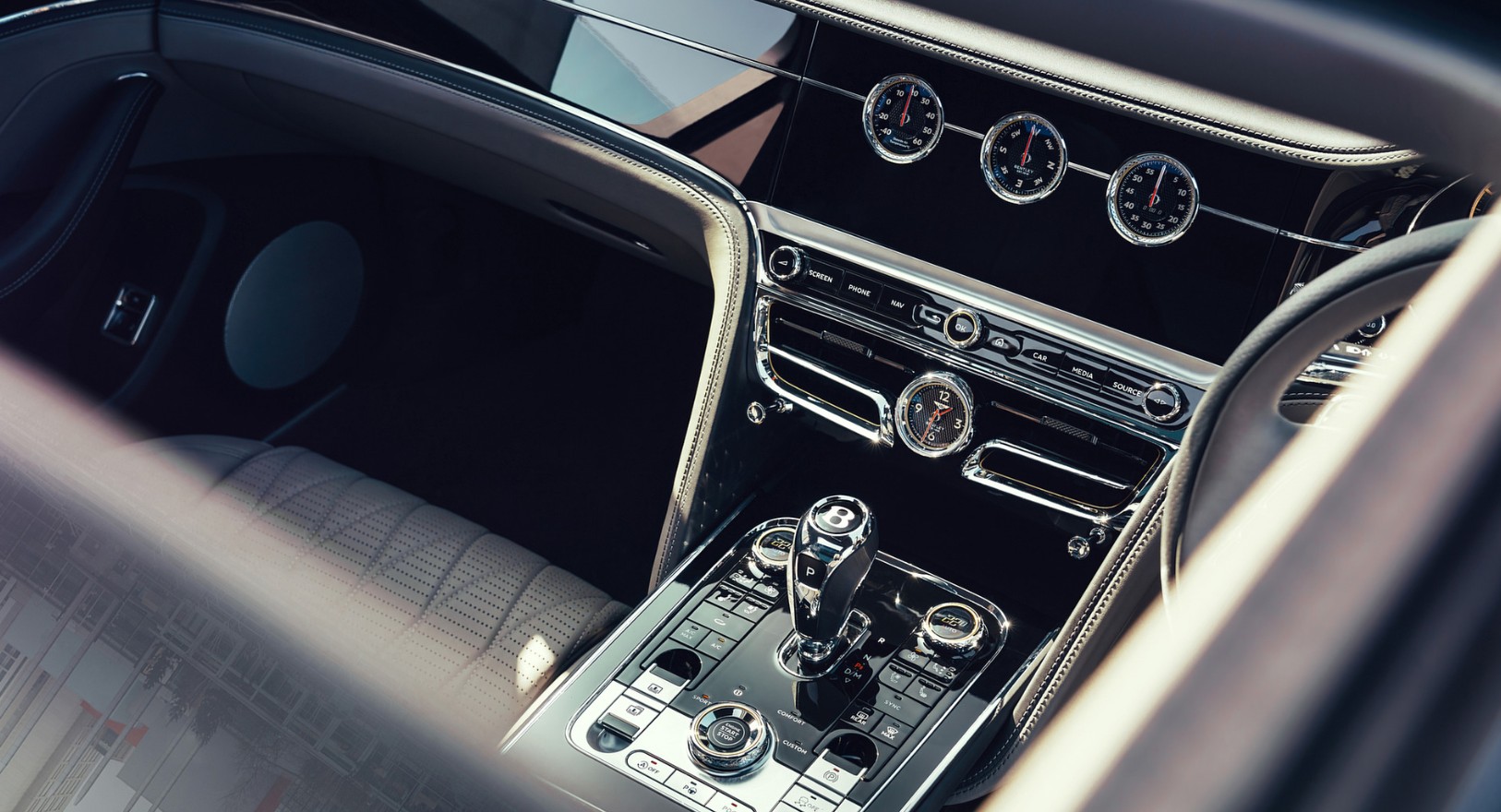 2027 Bentley Flying Spur V8 Features
