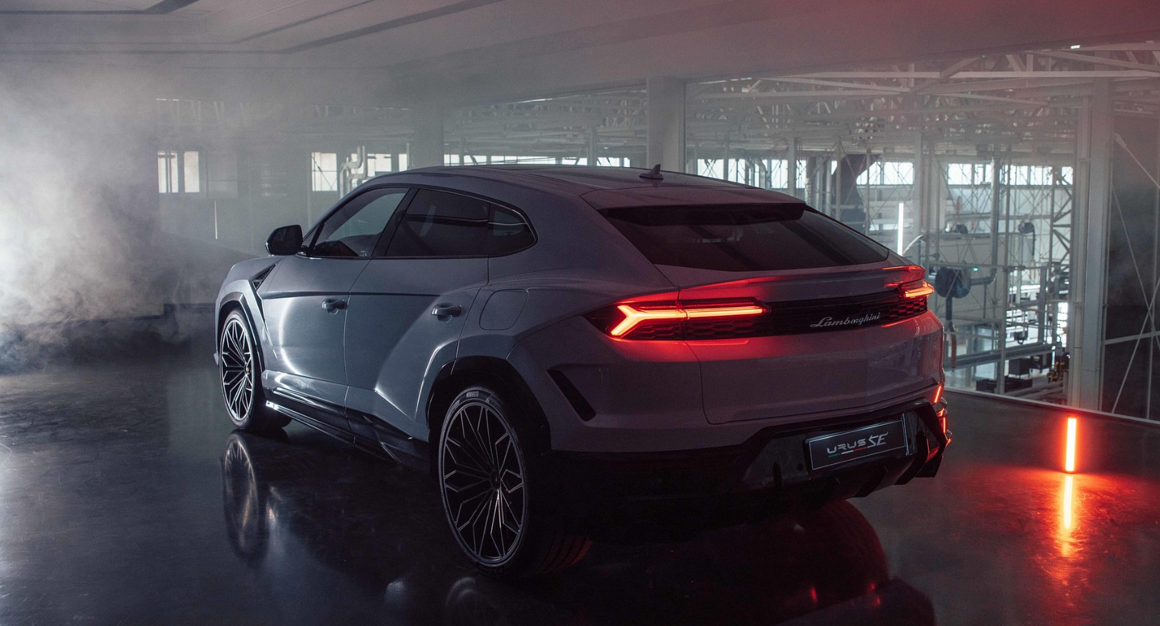 2027 Lamborghini Urus SE Features