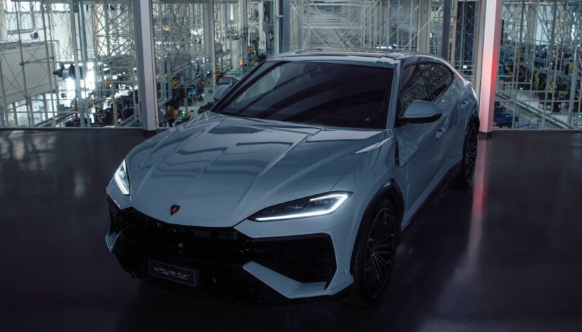 2027 Lamborghini Urus SE Price
