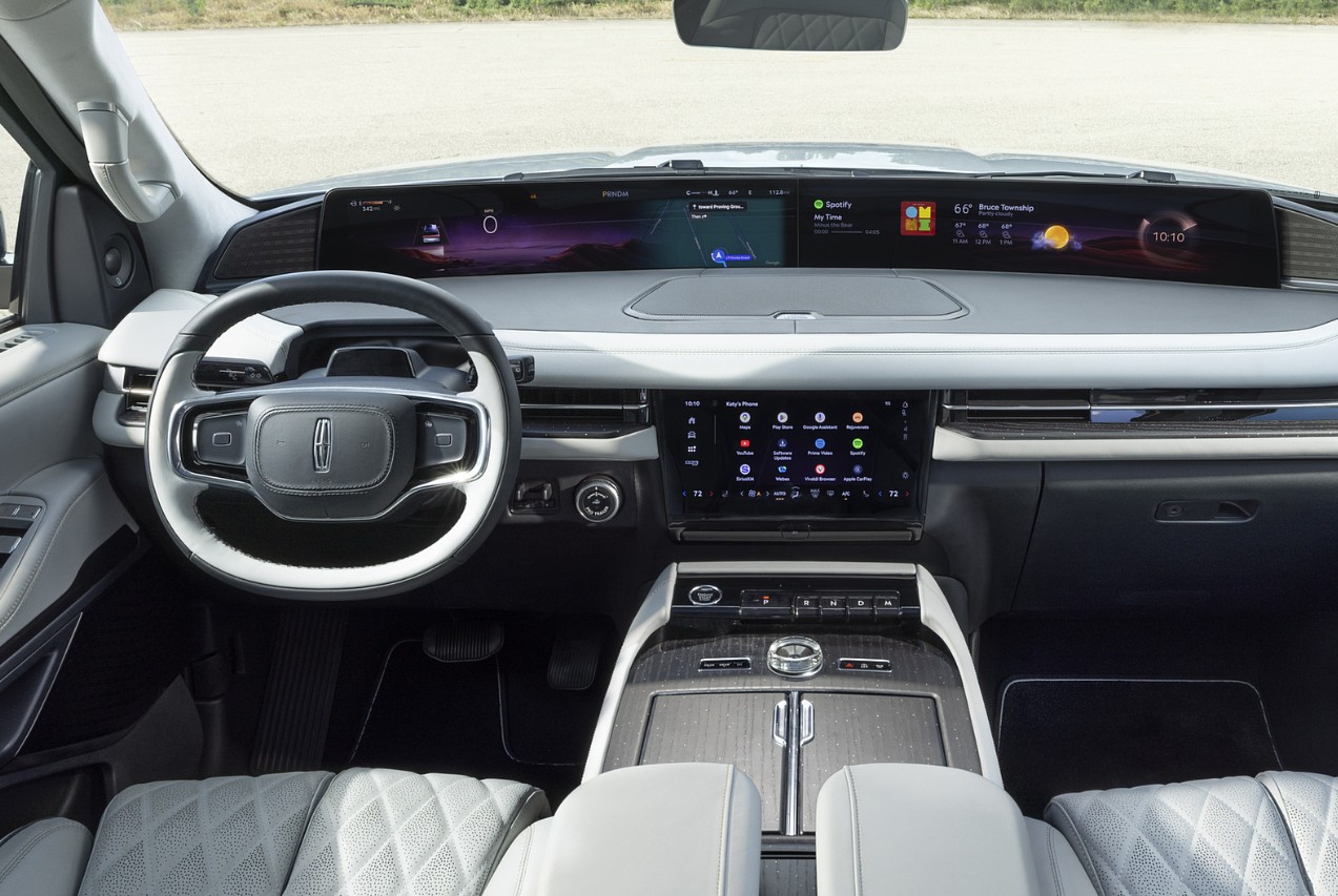 2027 Lincoln Navigator Features