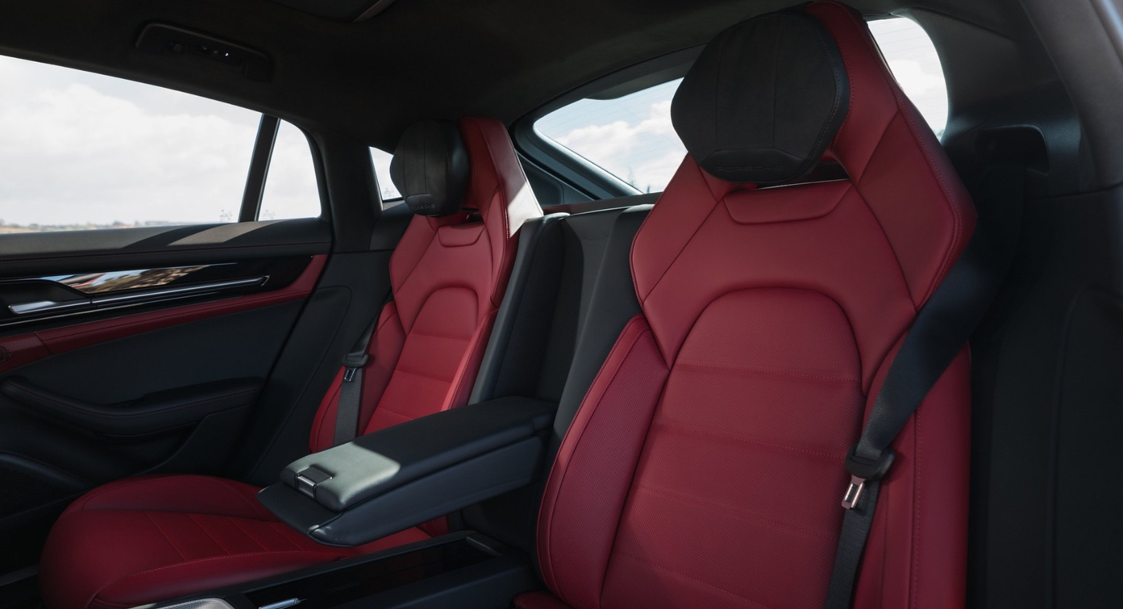 2027 Porsche Cayenne Turbo E-Hybrid Coupe Price
