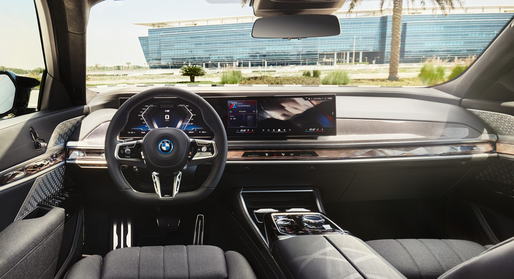 2028 BMW i7 M70 Interior