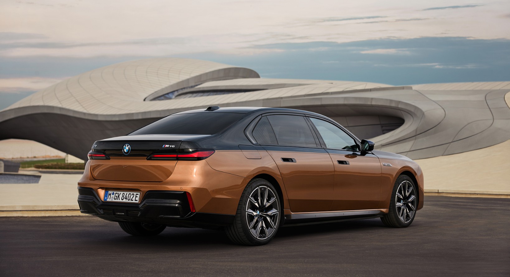 2028 BMW i7 M70 Price