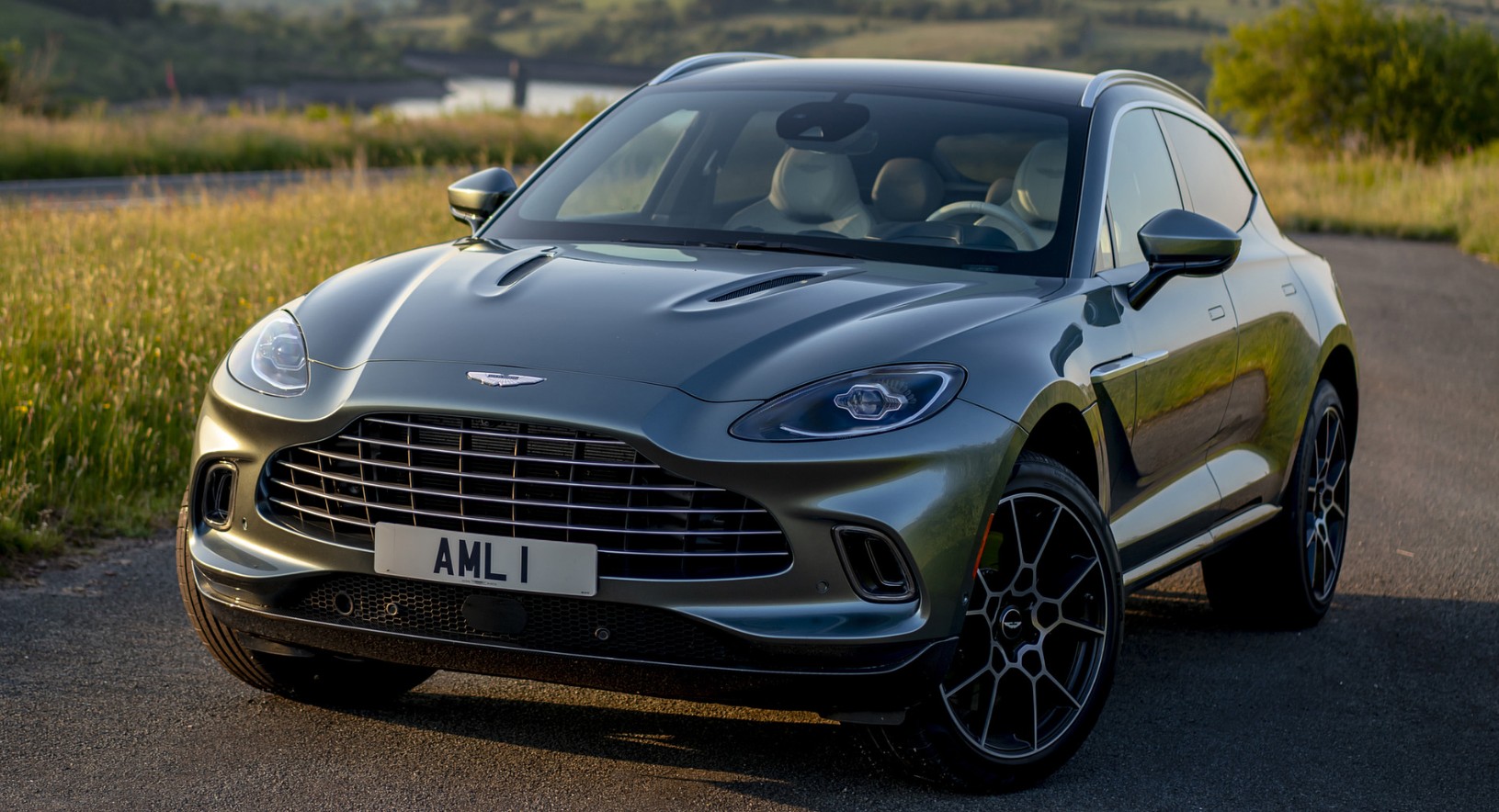 2027 Aston Martin DBX Stirling Green Release Date