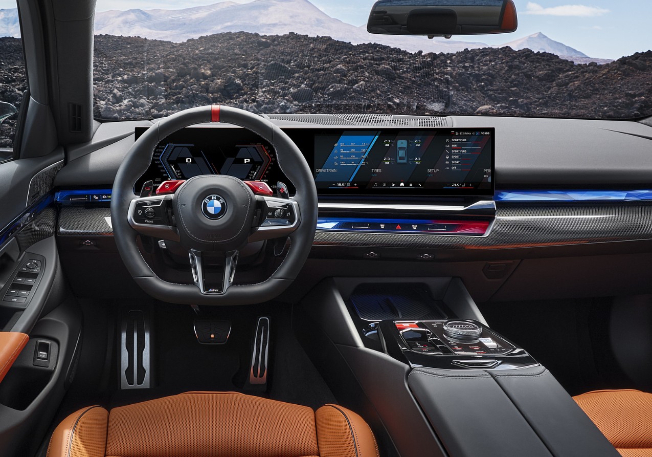 2028 BMW M5 Interior