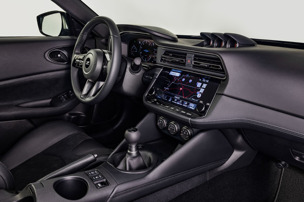 2028 Nissan Z Heritage Edition Interior